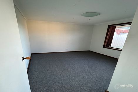 Property photo of 8 Lewin Street Deer Park VIC 3023