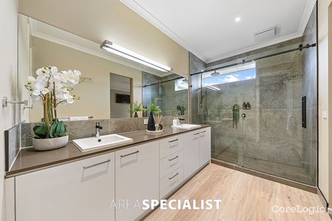 Property photo of 28 Whiteley Way Pakenham VIC 3810
