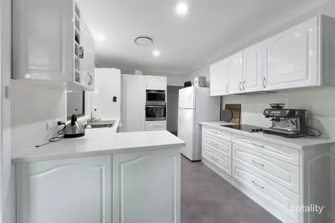 Property photo of 18 Michele Crescent Glendale NSW 2285