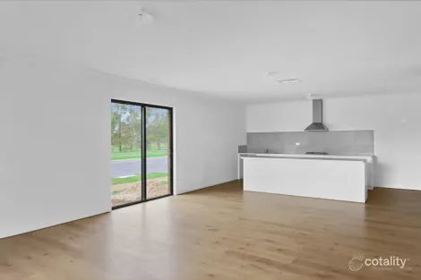 Property photo of 1 Ballast Drive Warragul VIC 3820