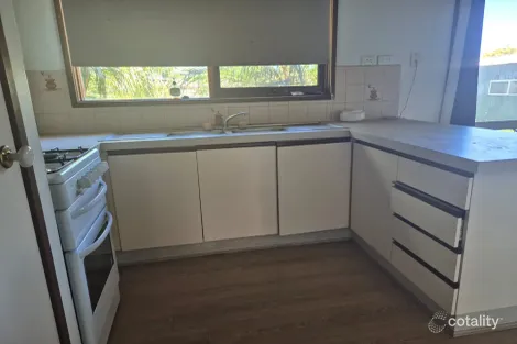 Property photo of 4 Lachlan Close Cranbourne North VIC 3977