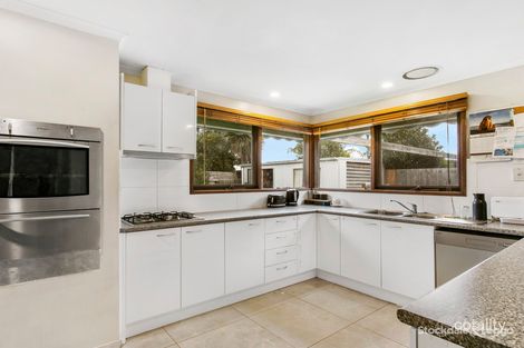 Property photo of 37 Houlder Avenue Junction Village VIC 3977