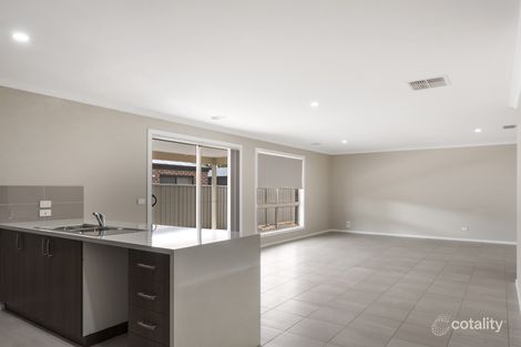 Property photo of 31 Ruthven Circuit Wodonga VIC 3690