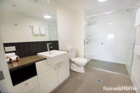 Property photo of 61/30 Goondoon Street Gladstone Central QLD 4680