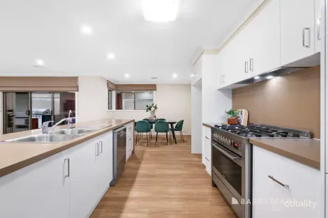 Property photo of 26 Aleman Green Mernda VIC 3754