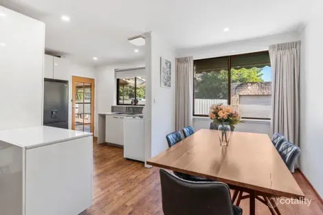 Property photo of 6 Button Street Strathdale VIC 3550