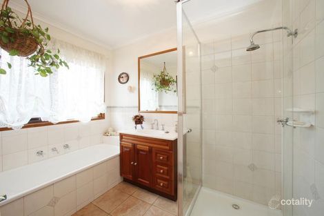 Property photo of 3 Tattlar Place Rowville VIC 3178