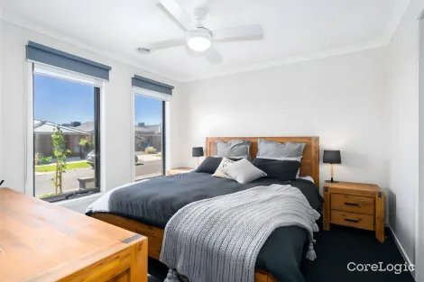 Property photo of 26 Mayflower Drive Cranbourne West VIC 3977