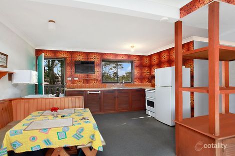 Property photo of 13 Discombe Avenue Kanwal NSW 2259