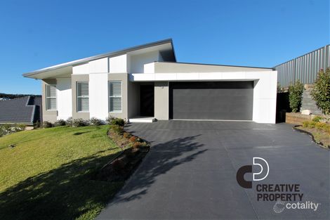 43 Floresta Cres, Cameron Park, NSW 2285