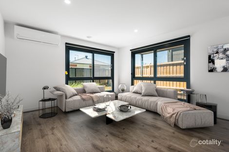 Property photo of 12 Xavier Way Clyde North VIC 3978