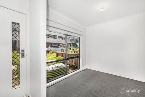 Property photo of 38 Rubus Way Pakenham VIC 3810