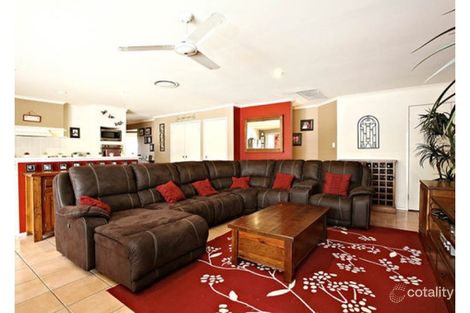 Property photo of 8 Lochano Close Parkinson QLD 4115