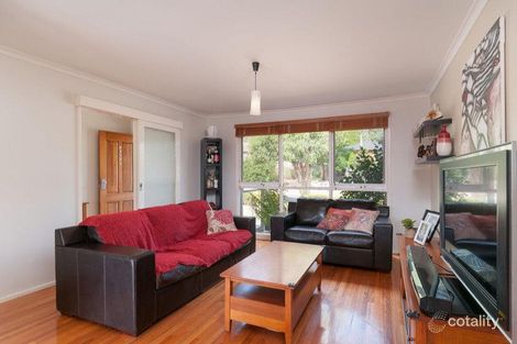 Property photo of 5 Wyuna Walk Mooroolbark VIC 3138