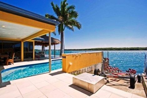 Property photo of 13 Beardsley Court Paradise Point QLD 4216