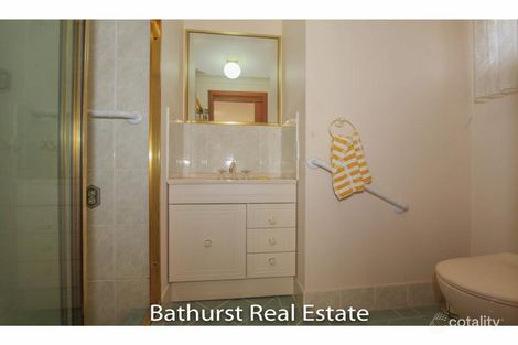 Property photo of 17 Opperman Way Windradyne NSW 2795