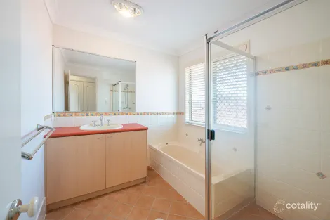 Property photo of 20 Tayla Close Bridgeman Downs QLD 4035