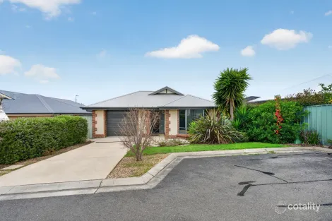 25 Chambers Ct, Encounter Bay, SA 5211