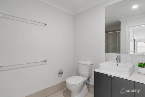 Property photo of 4 Stathis Place Bundamba QLD 4304