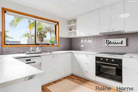 Property photo of 1/183 Beach Road Sunshine Bay NSW 2536