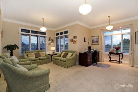Property photo of 9 Darnley Way Mooroolbark VIC 3138