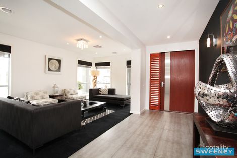 Property photo of 11 Boathouse Drive Caroline Springs VIC 3023