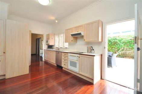 Property photo of 9 Curlewis Street Holland Park West QLD 4121