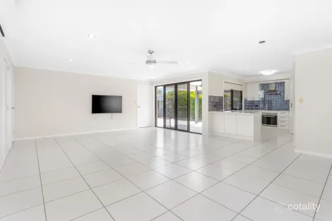Property photo of 18 Riviera Way Mulambin QLD 4703