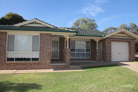 1/95 Balleroo Cres, Glenfield Park, NSW 2650