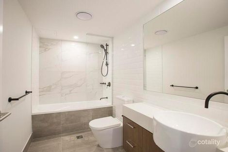 Property photo of 1607/397 Christine Avenue Varsity Lakes QLD 4227