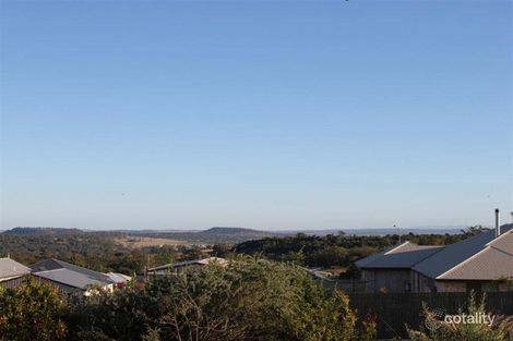 Property photo of 3 Evelyn Court Highfields QLD 4352