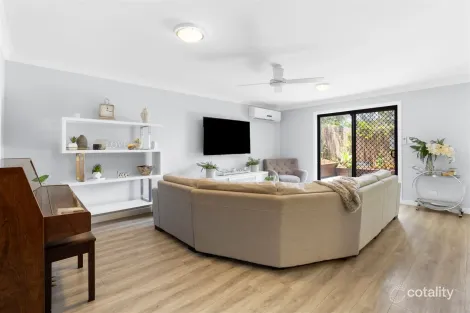 Property photo of 1/751 Ashmore Road Molendinar QLD 4214
