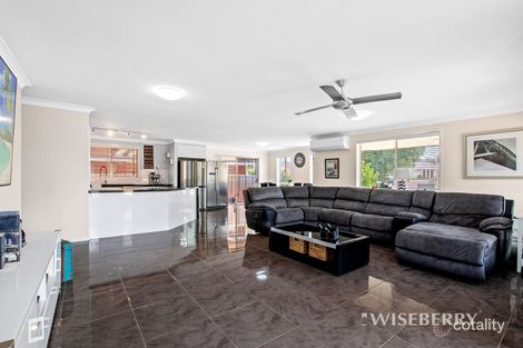 Property photo of 17 The Circuit Blue Haven NSW 2262
