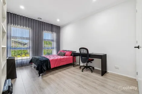 Property photo of 2/15 Worcester Road Gisborne VIC 3437