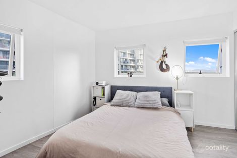 Property photo of 412/42 Surf Parade Broadbeach QLD 4218