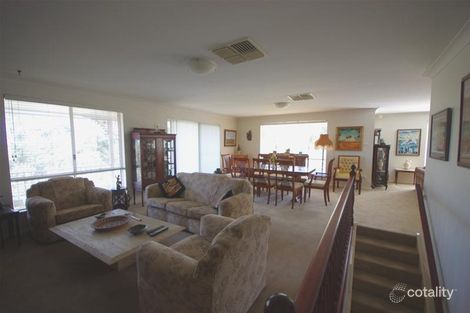 Property photo of 8 Amaroo Avenue Cowra NSW 2794