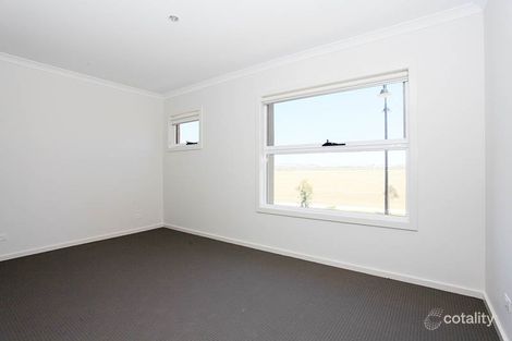 Property photo of 18 Little Windrock Lane Craigieburn VIC 3064