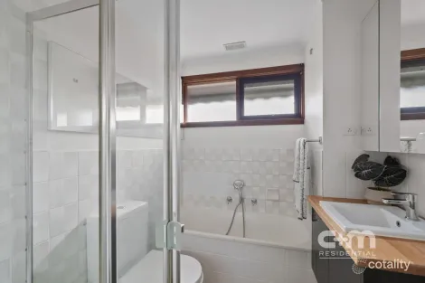 Property photo of 2/121-125 Northumberland Road Pascoe Vale VIC 3044