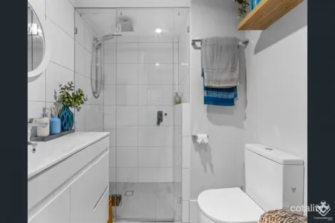Property photo of 1 Great Hall Drive Miami QLD 4220