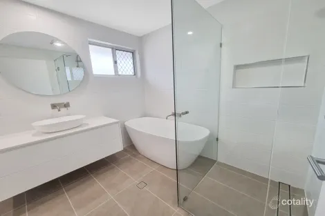 Property photo of 17 Turtle Street Mermaid Waters QLD 4218