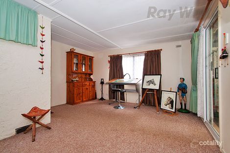 Property photo of 76 Greenslopes Drive Mooroolbark VIC 3138