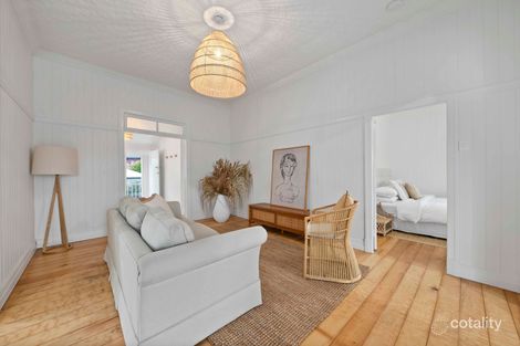 Property photo of 94 Englefield Road Oxley QLD 4075