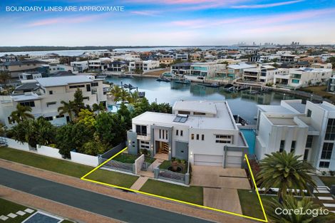 Property photo of 7 Knightsbridge Parade East Paradise Point QLD 4216