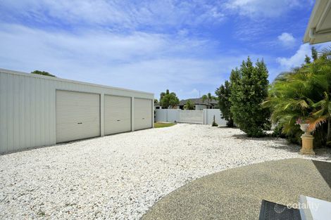 Property photo of 1 Raewood Close Coral Cove QLD 4670