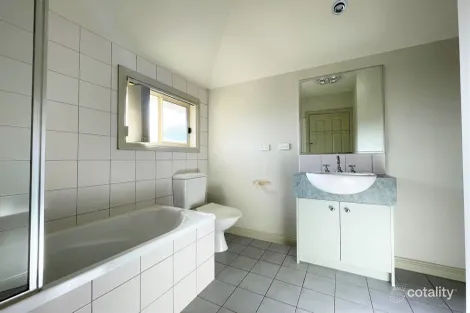 Property photo of 9A Donald Avenue Essendon VIC 3040