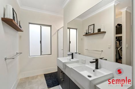Property photo of 20 Bindarri Grove Wandi WA 6167