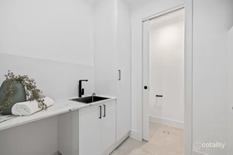 Property photo of 292A Portrush Road Kensington SA 5068