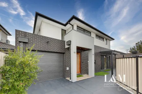 Property photo of 2/4 Mitchell Crescent Meadow Heights VIC 3048
