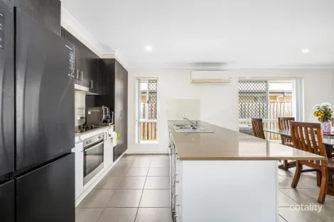 Property photo of 43 Hughes Road East Dakabin QLD 4503