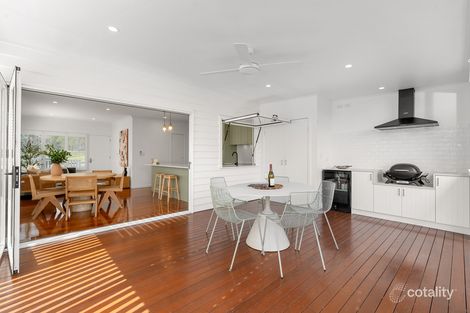 Property photo of 54 Roseneath Parade Wynnum West QLD 4178